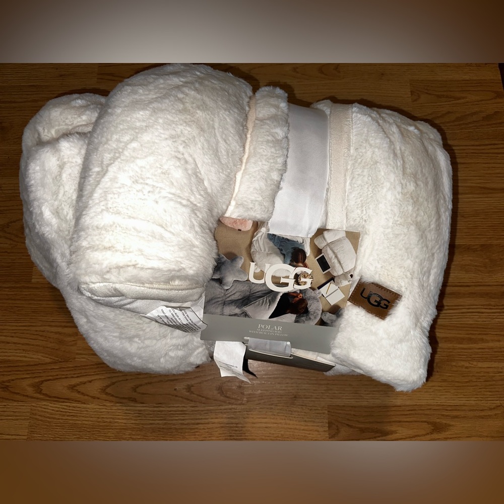 Ugg Kids Polar Sleeping Bag New